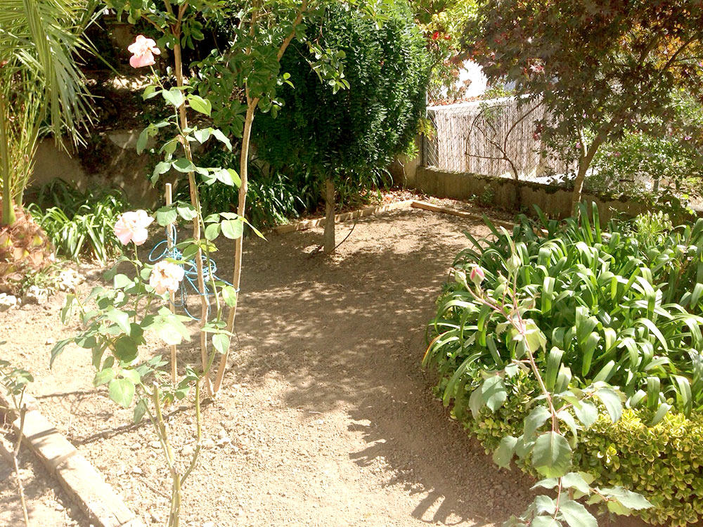 Instalación de césped artificial Norcesped en jardín